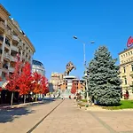 Mika Square Lejlighed *