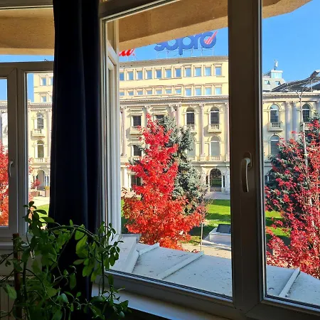 Mika Square Lägenhet