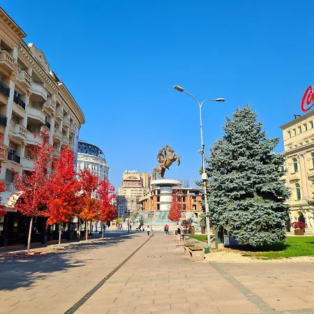 Mika Square Apartament *