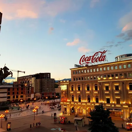 Lägenhet Mika Square