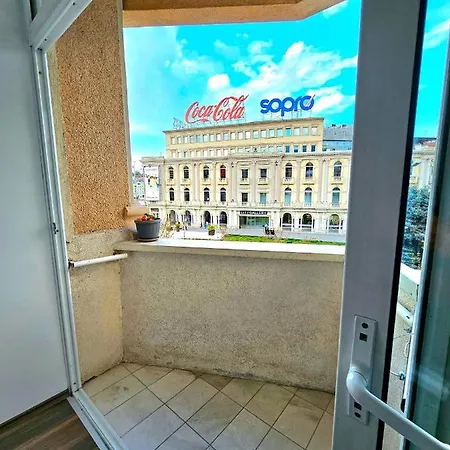 Mika Square Apartment *