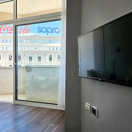 Διαμέρισμα Mika Square