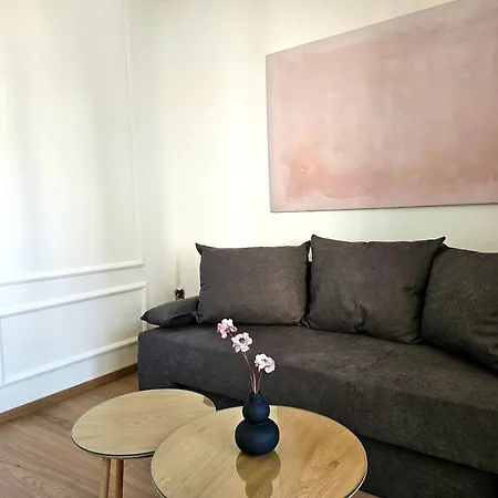 Mika Square Apartment