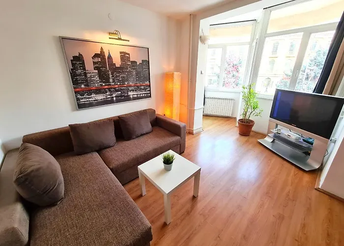 Lägenhet Mika Square