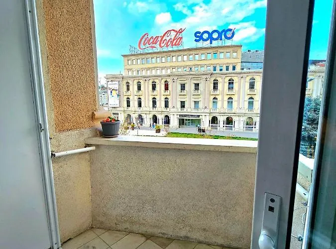 Mika Square Lägenhet *