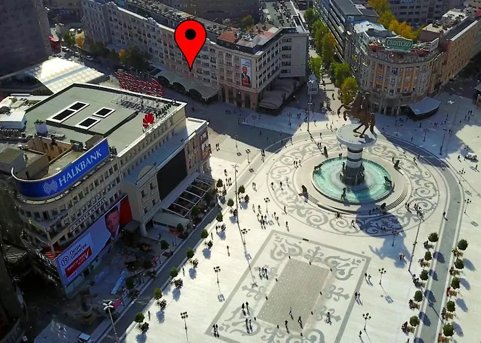 Lägenhet Mika Square